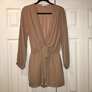 [Ciel] L/S Low Cut Front Tie Romper